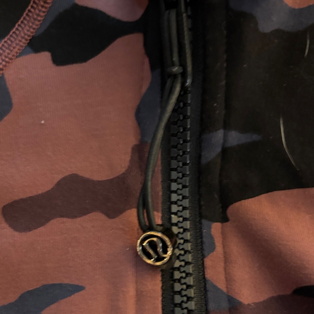 Lululemon camo set - Picture 6 of 16